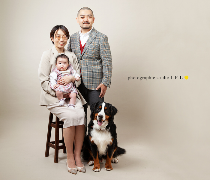 お宮参りと犬の写真
